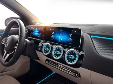 Mercedes-Benz GLA II (H247)، دفع رباعي 5 أبواب — لوحة القيادة