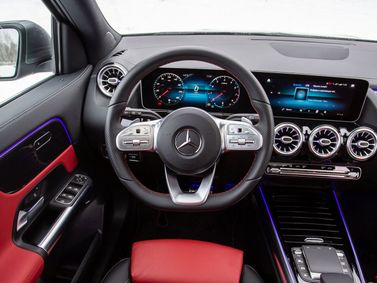 Mercedes-Benz GLA II (H247)، دفع رباعي 5 أبواب — منطقة السائق