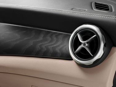 Mercedes-Benz GLA I (X156) فيس ليفت I (X156)، دفع رباعي 5 أبواب — تفصيل داخلي