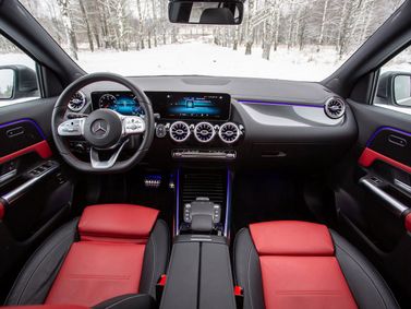 Mercedes-Benz GLA II (H247)، دفع رباعي 5 أبواب — لوحة القيادة