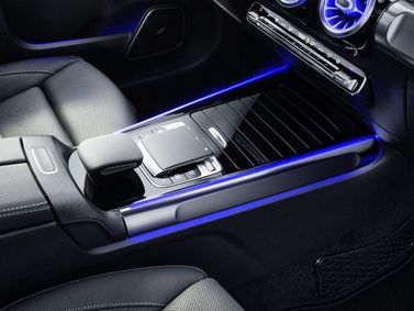 Mercedes-Benz GLB I (X247)، دفع رباعي 5 أبواب — الكونسول الوسطي