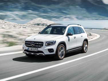 Mercedes-Benz GLB I (X247)، دفع رباعي 5 أبواب — منظر أمامي أيمن