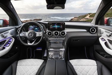 Mercedes-Benz GLC Coupe I (C253) فيس ليفت، دفع رباعي 5 أبواب — لوحة القيادة