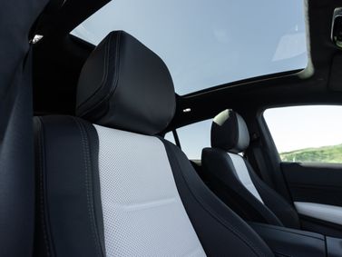 Mercedes-Benz GLE Coupe II (C167) Facelift 2, SUV 5 dr. — front seats