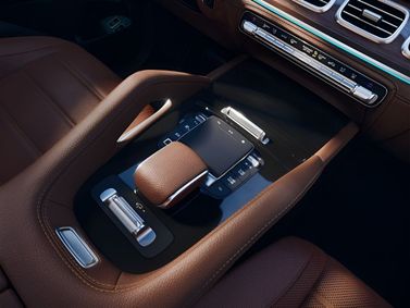 Mercedes-Benz GLE Coupe II (C167) Facelift, SUV 5 dr. — center console