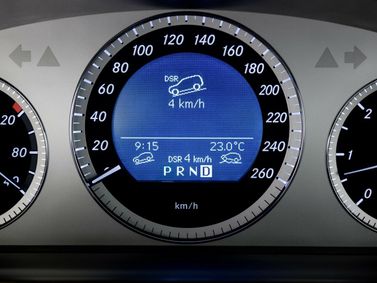 Mercedes-Benz GLK-Class I (X204)، دفع رباعي 5 أبواب — لوحة العدادات
