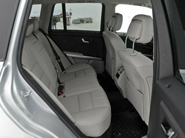 Mercedes-Benz GLK-Class I (X204)، دفع رباعي 5 أبواب — المقاعد الخلفية