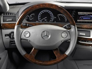 Mercedes-Benz S-Class V (W221)، سيدان — عجلة القيادة