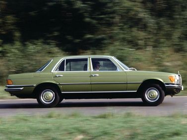 Mercedes-Benz S-Class ط (W116)، سيدان — منظر من الجانب الأيمن