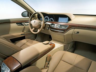Mercedes-Benz S-Class V (W221)، سيدان — منطقة السائق