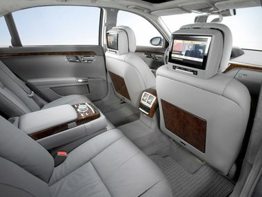 Mercedes-Benz S-Class V (W221)، سيدان — المقاعد الخلفية