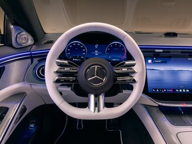 Mercedes-Benz S-Class VII (W223) تحديث التصميم، سيدان Long — عجلة القيادة