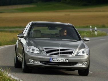 Mercedes-Benz S-Class V (W221)، سيدان Long — منظر أمامي
