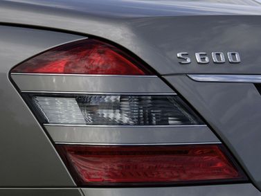 Mercedes-Benz S-Class V (W221)، سيدان — المصباح الخلفي