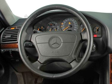 Mercedes-Benz S-Class عملية فيس ليفت III (W140)، سيدان — عجلة القيادة