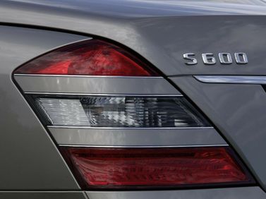 Mercedes-Benz S-Class V (W221)، سيدان Long — المصباح الخلفي