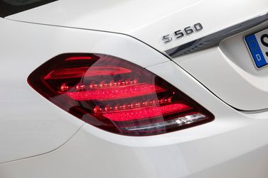 Mercedes-Benz S-Class فيس ليفت السادس (W222، C217)، سيدان Long — المصباح الخلفي