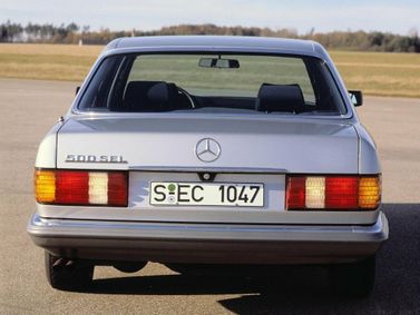 Mercedes-Benz S-Class عملية فيس ليفت II (W126) II (W126)، سيدان — منظر خلفي