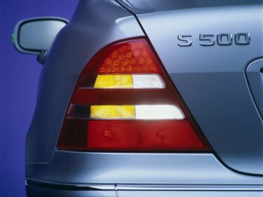 Mercedes-Benz S-Class IV (W220)، سيدان Long — المصباح الخلفي