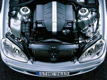 Mercedes-Benz S-Class عملية فيس ليفت IV (W220)، سيدان Long — حجرة المحرك