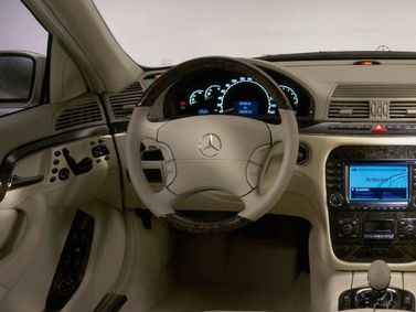 Mercedes-Benz S-Class عملية فيس ليفت IV (W220)، سيدان Long — منطقة السائق