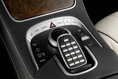 Mercedes-Benz S-Class السادس (W222، C217)، سيدان — الكونسول الوسطي