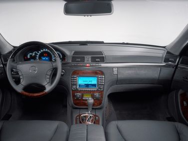 Mercedes-Benz S-Class عملية فيس ليفت IV (W220)، سيدان Long — لوحة القيادة