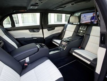 Mercedes-Benz S-Class عملية فيس ليفت V (W221)، ليموزين Pullman — المقاعد الخلفية