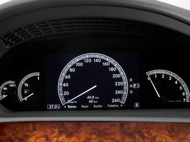Mercedes-Benz S-Class V (W221)، سيدان Long — لوحة العدادات