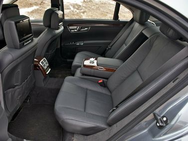 Mercedes-Benz S-Class عملية فيس ليفت V (W221)، سيدان — المقاعد الخلفية