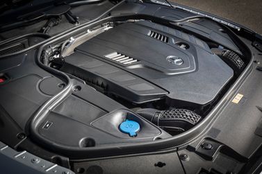 Mercedes-Benz S-Class فيس ليفت السادس (W222، C217)، كوبيه — حجرة المحرك