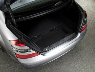 Mercedes-Benz S-Class V (W221)، سيدان Long — حجرة الأمتعة