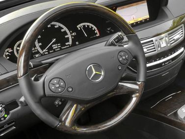 Mercedes-Benz S-Class عملية فيس ليفت V (W221)، ليموزين Pullman — عجلة القيادة