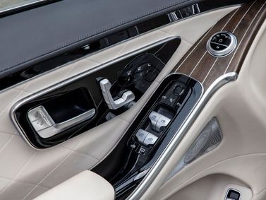 Mercedes-Benz S-Class سابعاً (W223)، سيدان Long — تفصيل داخلي