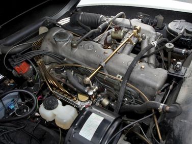Mercedes-Benz SL-Class II (W113), Родстер — моторный отсек