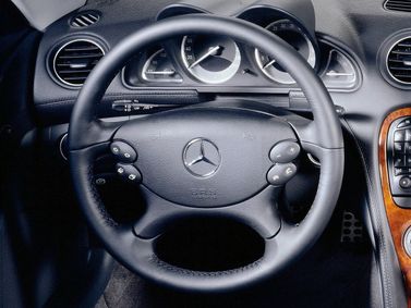 Mercedes-Benz SL-Class V (R230), Родстер — рулевое колесо