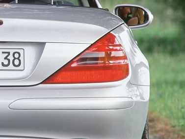 Mercedes-Benz SL-Class V (R230), Родстер — задняя часть автомобиля крупным планом