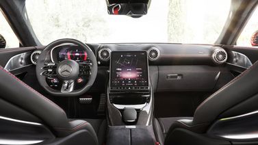 Mercedes-Benz SL-Class AMG IV (R232)، رودستر SL 63 — لوحة القيادة