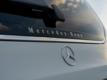Mercedes-Benz V-Class III (W447 W447) فيس ليفت 2، ميني فان Compact — شعار السيارة واسم الطراز