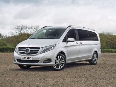 Mercedes-Benz V-Class III (W447)، ميني فان Extra Long — منظر أمامي بزاوية ثلاثة أرباع