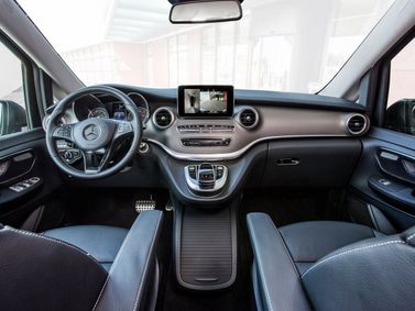 Mercedes-Benz V-Class III (W447)، ميني فان Long — منطقة السائق