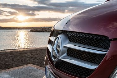 Mercedes-Benz V-Class عملية فيس ليفت III (W447)، ميني فان — شبكة المبرد