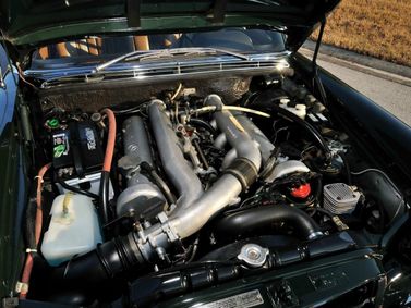 Mercedes-Benz W108، سيدان — حجرة المحرك