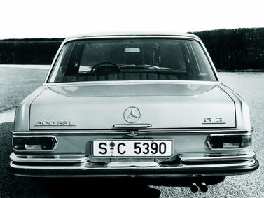 Mercedes-Benz W108، سيدان — منظر خلفي