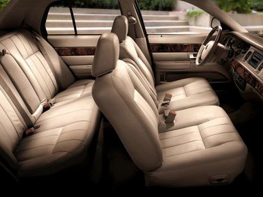 Mercury Grand Marquis فيس ليفت IV، سيدان — منظر عام للمقصورة