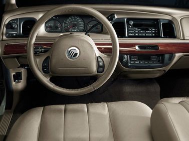 Mercury Grand Marquis رابعاً، سيدان — لوحة القيادة