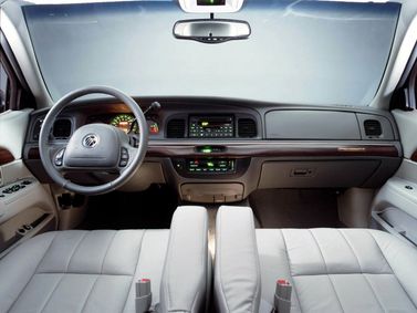Mercury Grand Marquis رابعاً، سيدان — لوحة القيادة