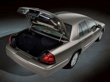 Mercury Grand Marquis فيس ليفت IV، سيدان — حجرة الأمتعة