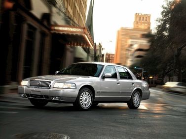 Mercury Grand Marquis فيس ليفت IV، سيدان — منظر أمامي أيمن