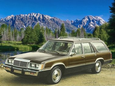 Mercury Marquis V، واجون 5 أبواب — منظر أمامي أيسر
